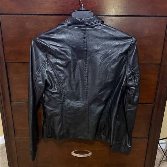 New Look Women's Black Leather Jacket - Picture 2 of 2